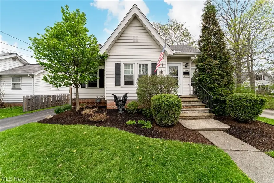 1207 Irene Road, Lyndhurst, OH 44124 - #2