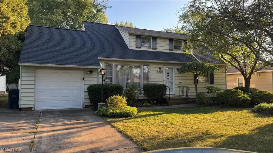 5202 Longton Road, Lyndhurst, OH 44124 - #2