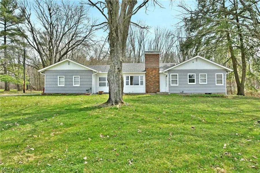 2262 Niles Cortland Ne Road, Cortland, OH 44410 - #2