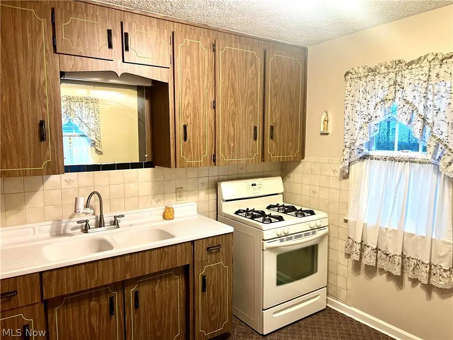 229 Ingall Nw Avenue, Massillon, OH 44646 - #2