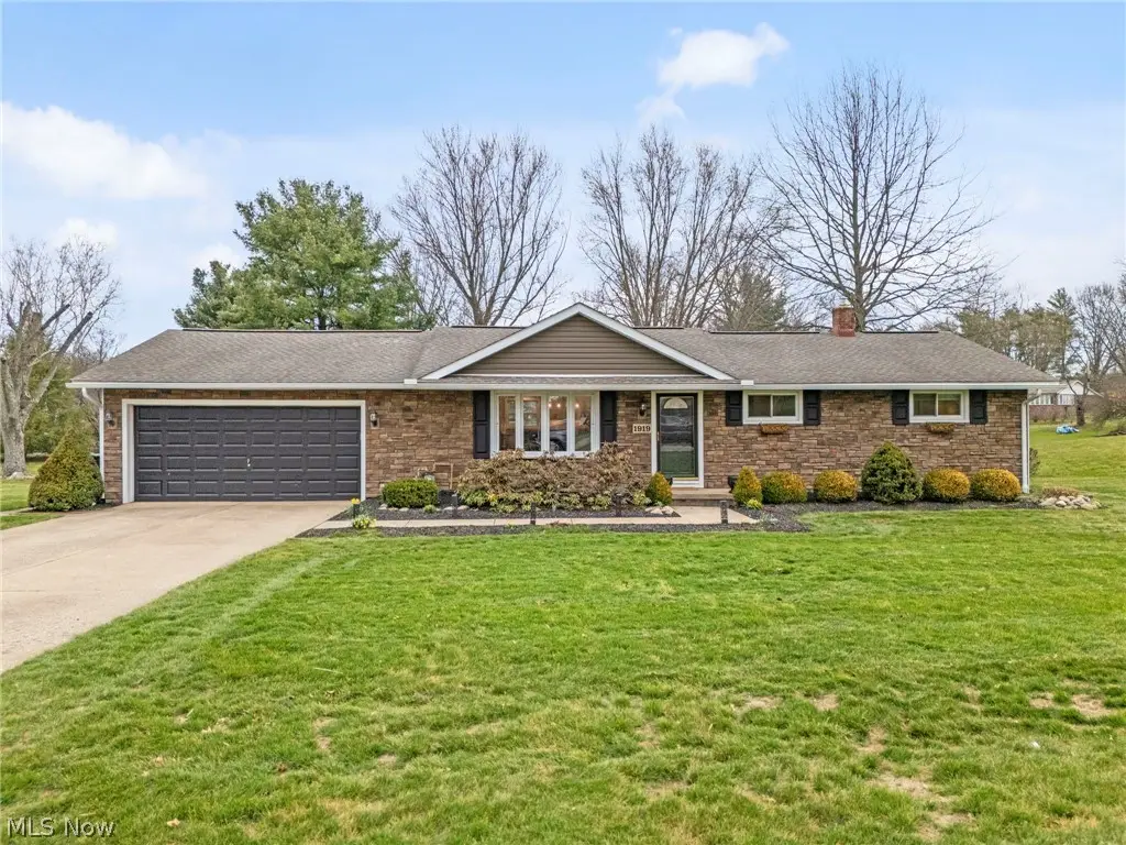 1919 Humbert Nw Road, North Canton, OH 44720 - #1