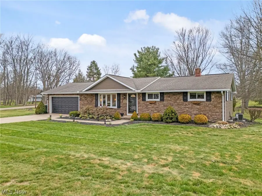 1919 Humbert Nw Road, North Canton, OH 44720 - #3