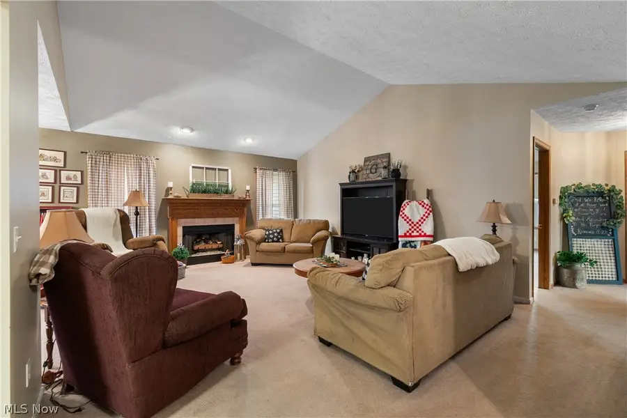 2187 Old Elm Ne Street, Canton, OH 44721 - #2