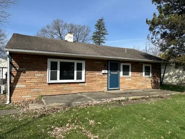 220 Carnegie Avenue, Austintown, OH 44515 - #1