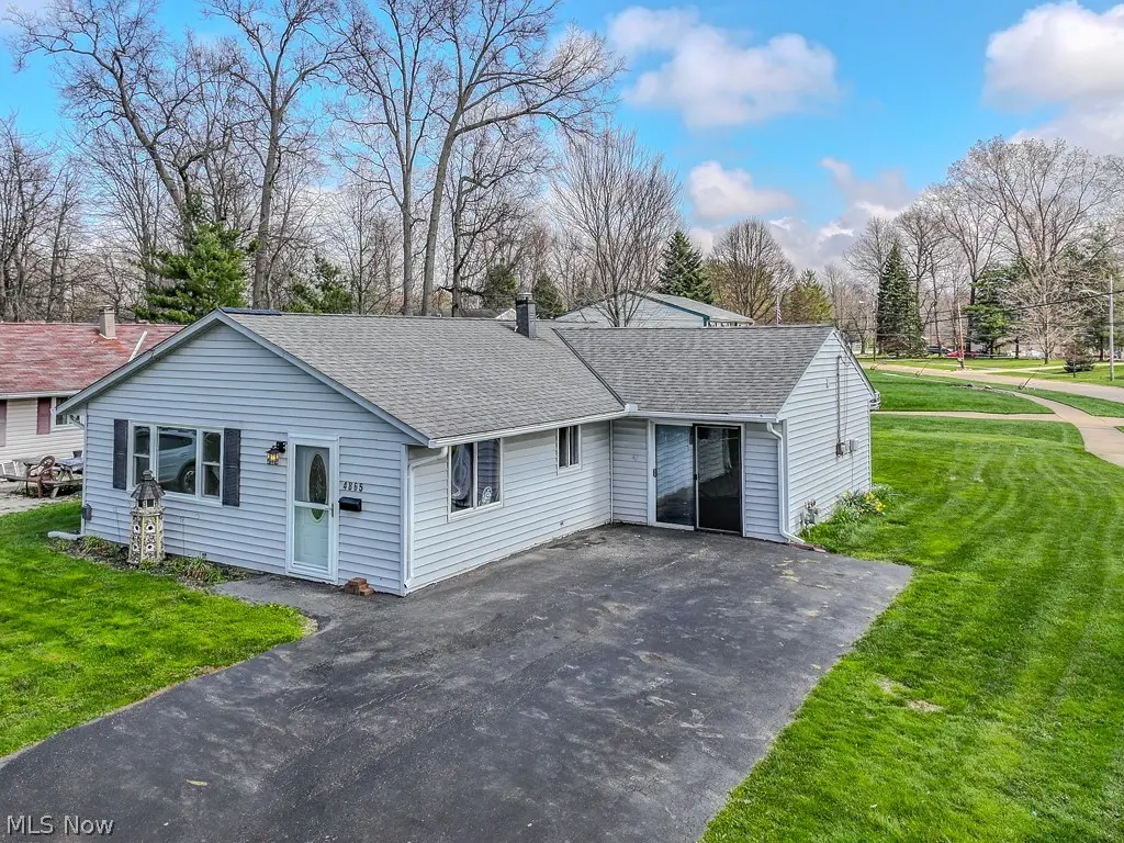 4865 Robinwood Drive, Mentor, OH 44060 - #1