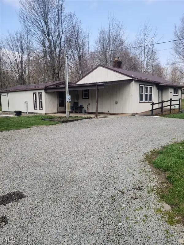 7899 Lakewood Drive, Williamsfield, OH 44093