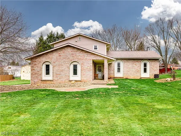 3881 Mahogany Nw Street, Uniontown, OH 44685