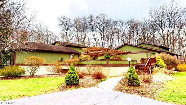 17652 Walnut Trail, Chagrin Falls, OH 44023