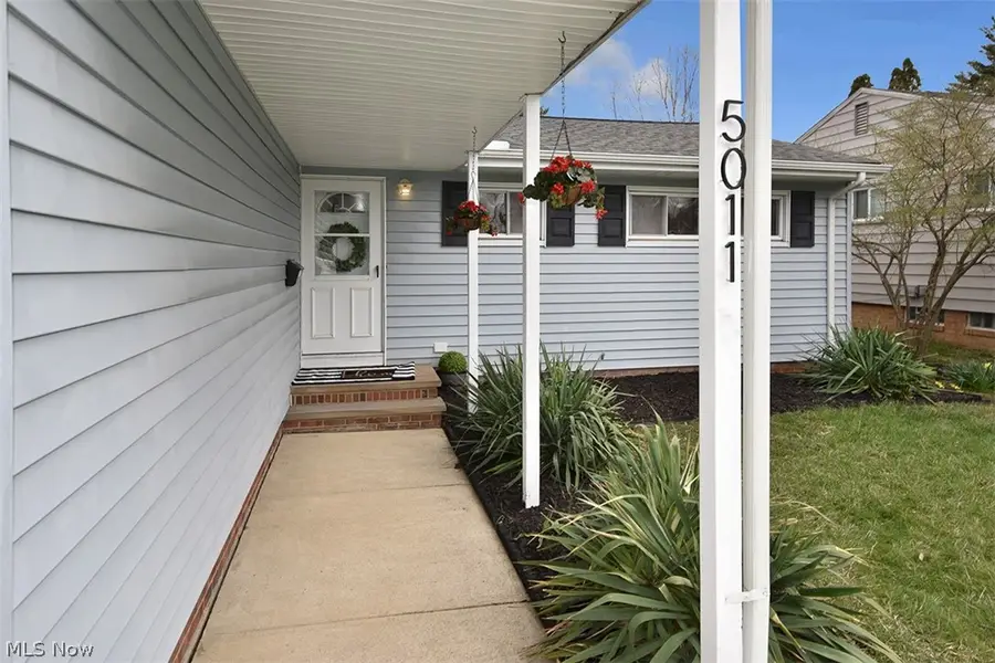 5011 S Sedgewick Road, Lyndhurst, OH 44124 - #2