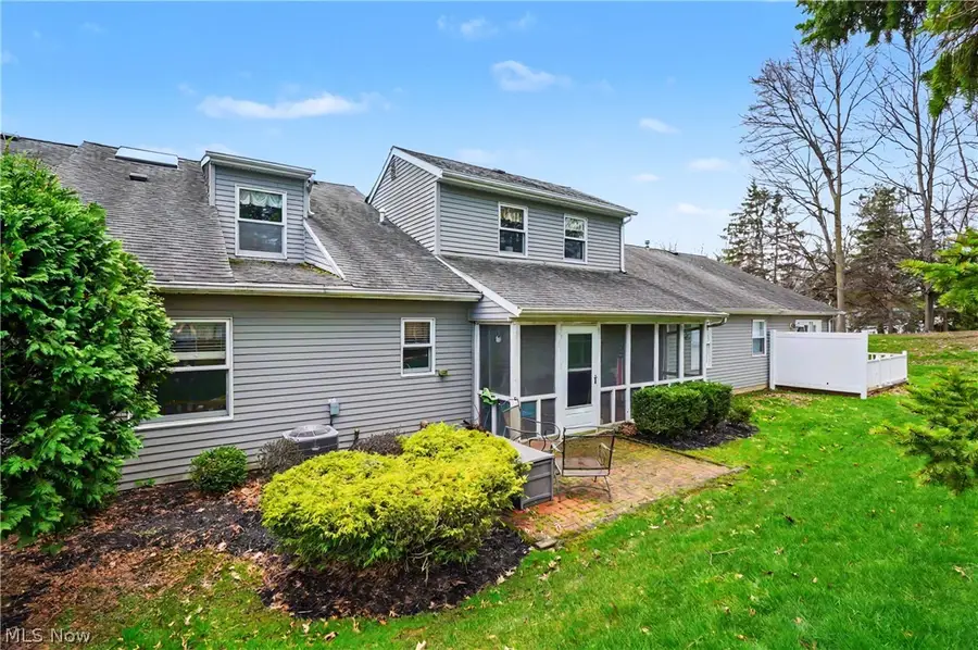 9809 Brookline Oval, Strongsville, OH 44136 - #2
