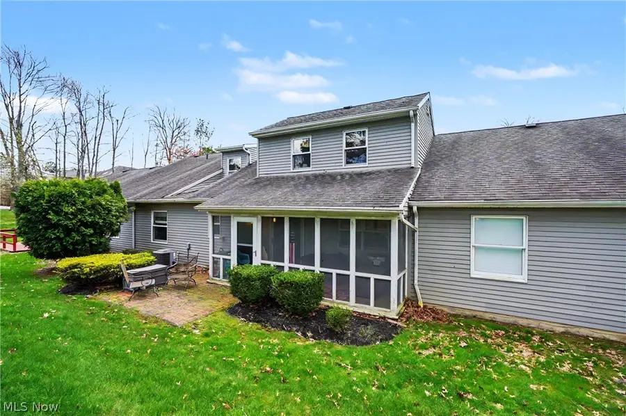 9809 Brookline Oval, Strongsville, OH 44136 - #3