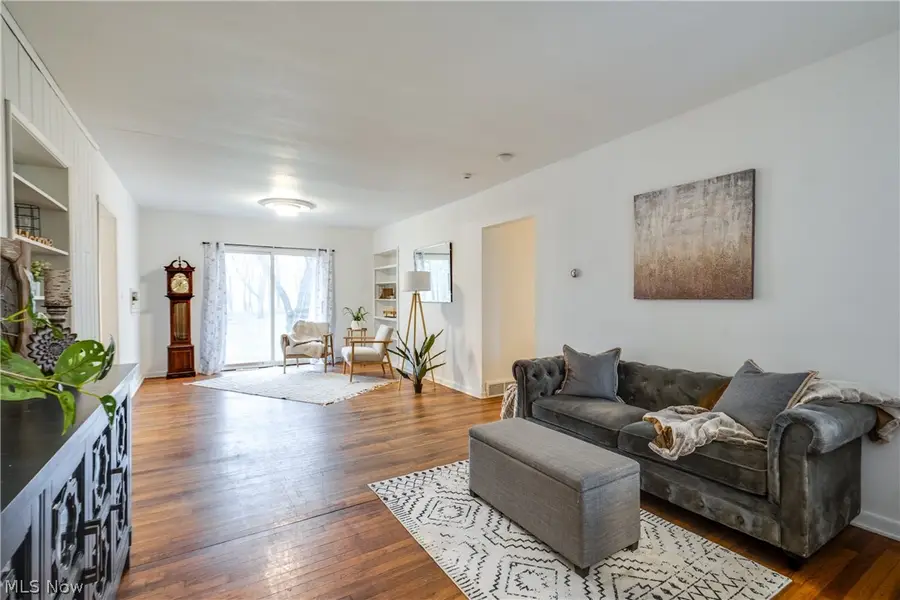 1440 Treasch Drive, Cuyahoga Falls, OH 44221 - #2