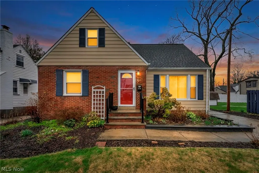 174 E 286th Street, Willowick, OH 44095 - #1