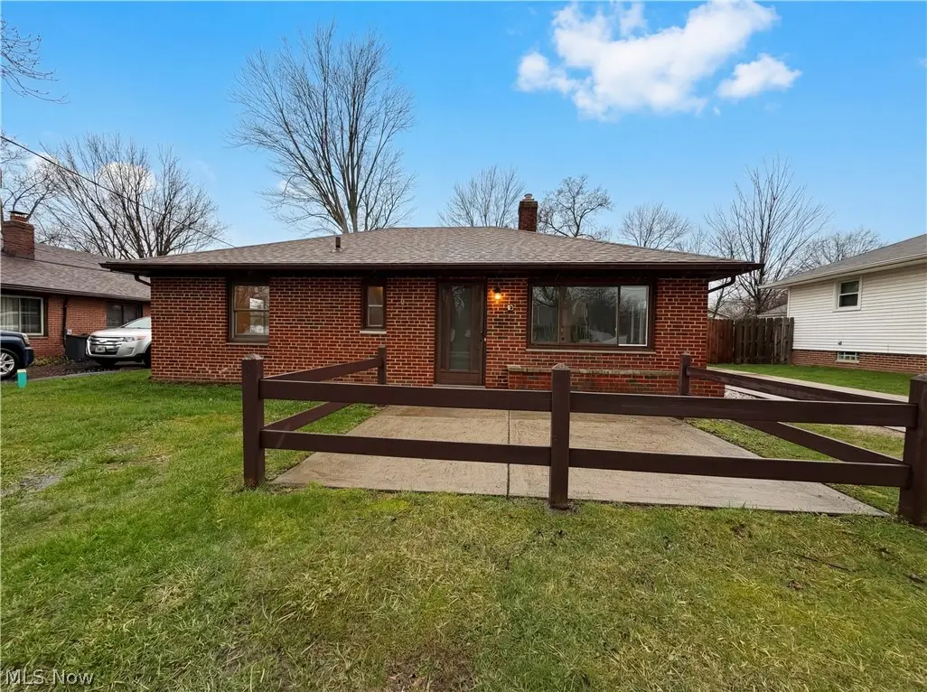 4506 Silverdale Road, North Olmsted, OH 44070 - #1