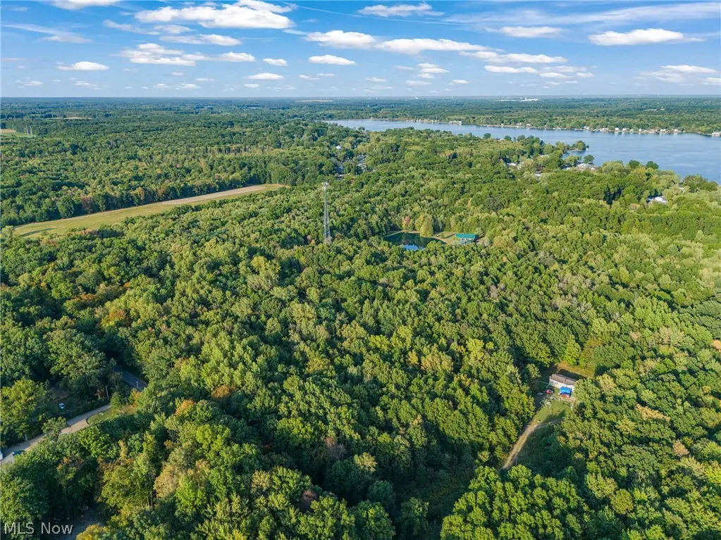 1135 N Mahoning Portage Co Line Road, Lake Milton, OH 44429 - #1