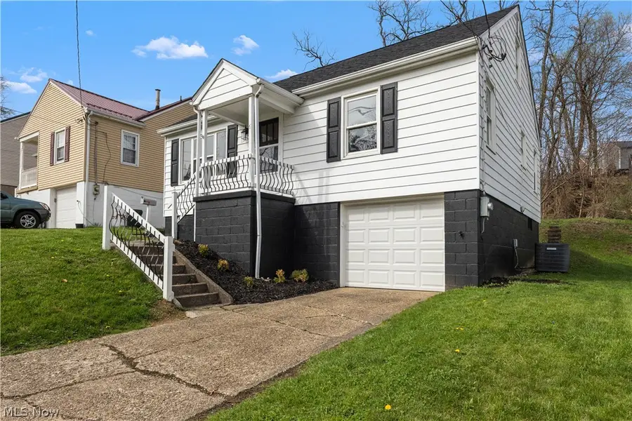 121 Valley Way, Weirton, WV 26062 - #2