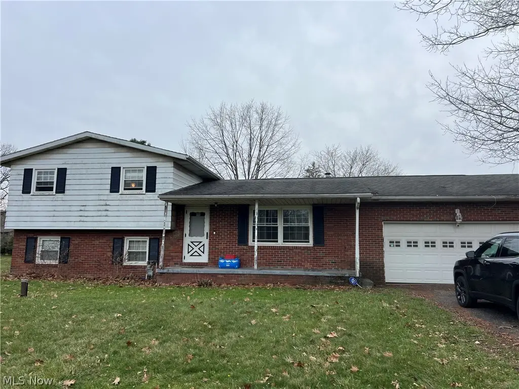 1232 Canyon Ne Street, Uniontown, OH 44685 - #1