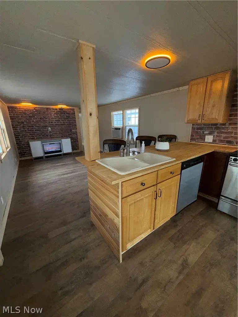 9735 Chillicothe Road, Kirtland, OH 44094 - #3