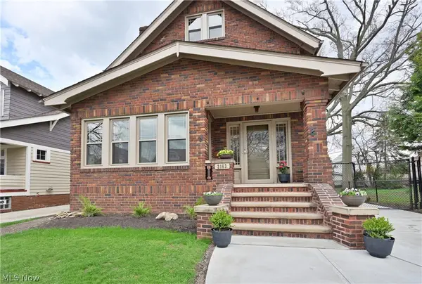 2163 Waterbury Road, Lakewood, OH 44107