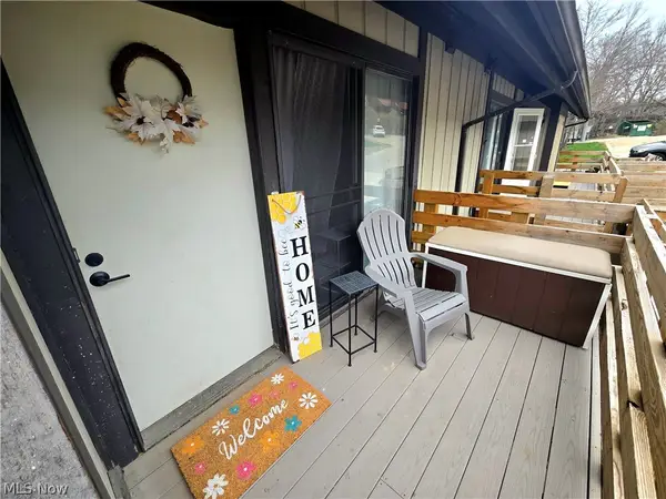 1579 Treetop Trail #27, Akron, OH 44313