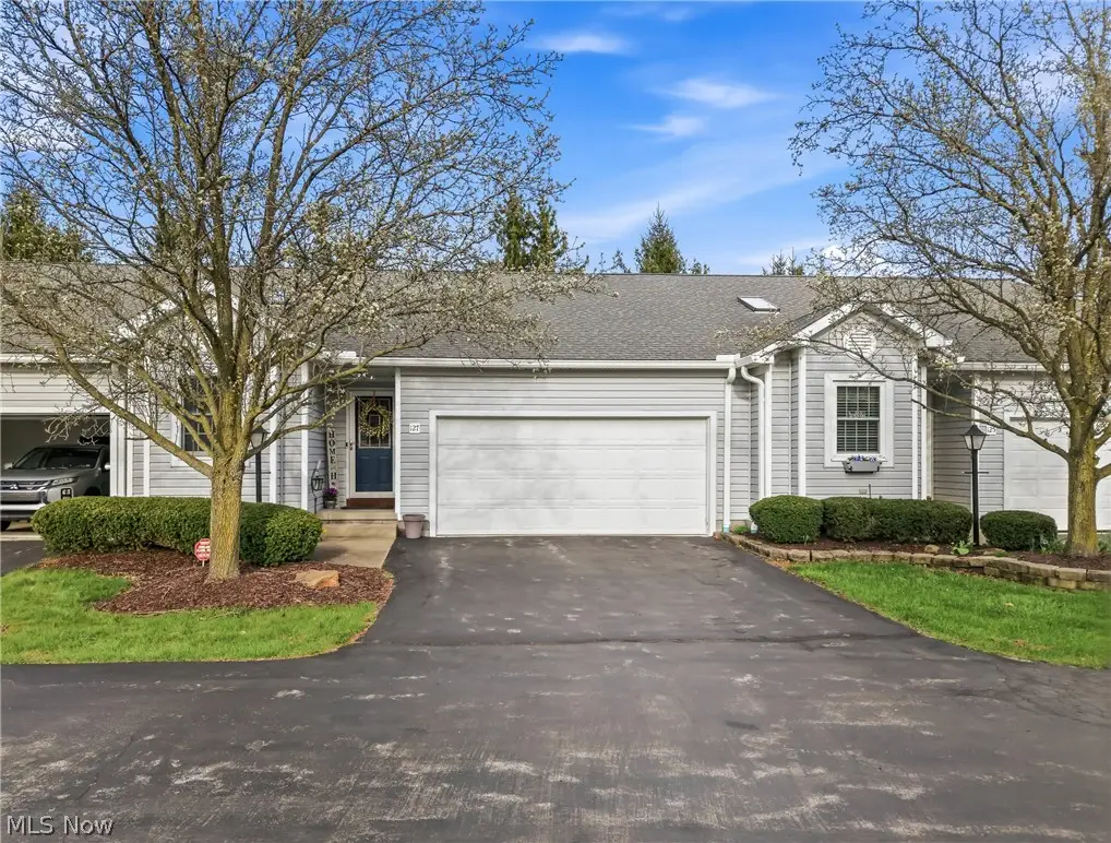 127 Greenfield Nw Oval, Warren, OH 44483 - #1