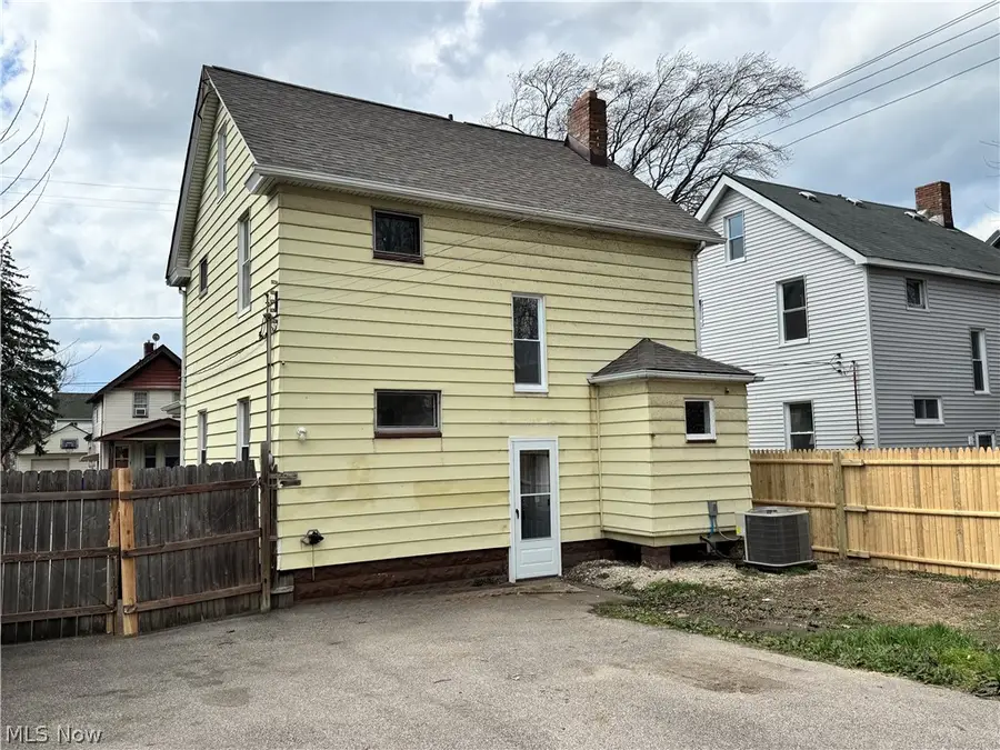 3059 W 111th Street, Cleveland, OH 44111 - #2
