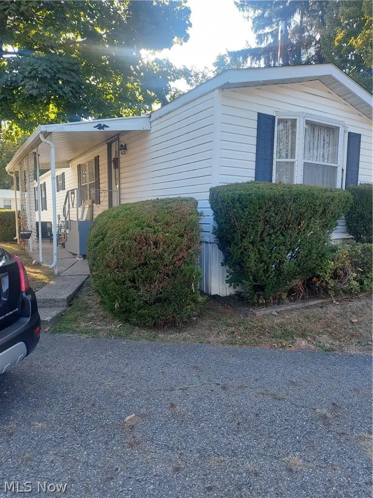 1263 Los Angeles Nw Boulevard, North Canton, OH 44720 - #1