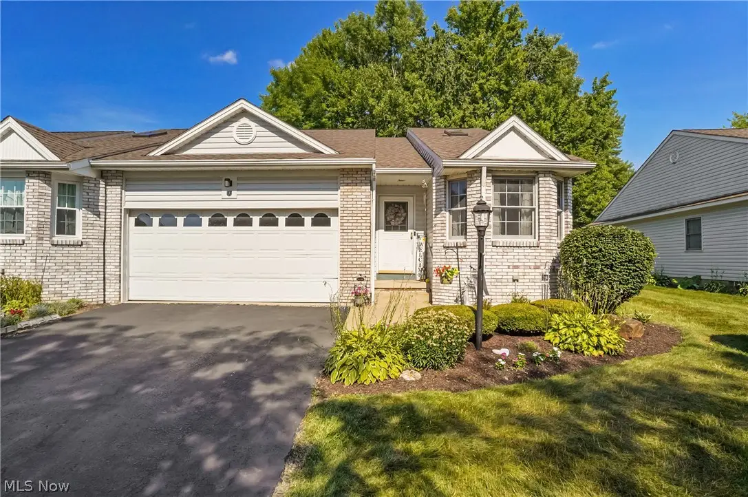 17 Harneds Landing, Cortland, OH 44410 - #1