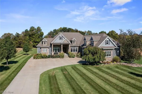 577 Lyonswood Drive, Hinckley, OH 44233