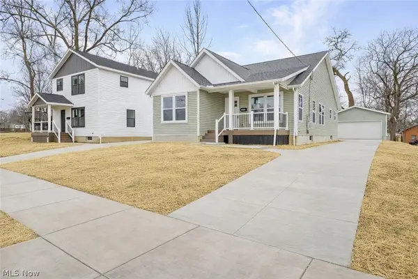 1328 Hazelwood, Akron, OH 44305