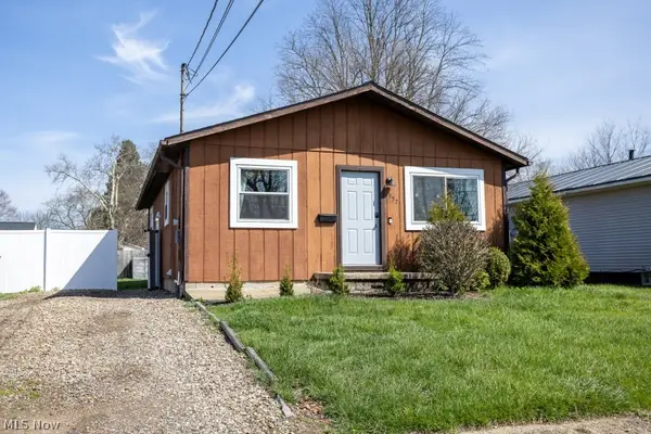 957 Carnegie Avenue, Akron, OH 44314