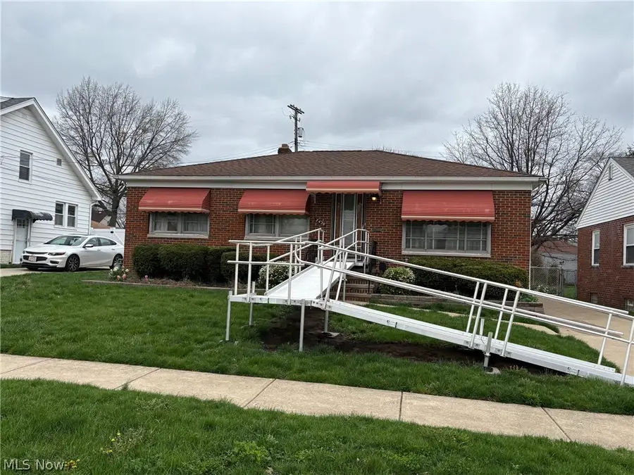 2436 Tuxedo Avenue, Parma, OH 44134 - #2