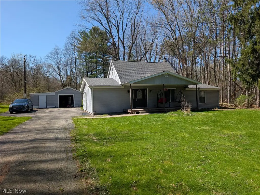 3032 Bell Wick Rd, Hubbard, OH 44425 - #1