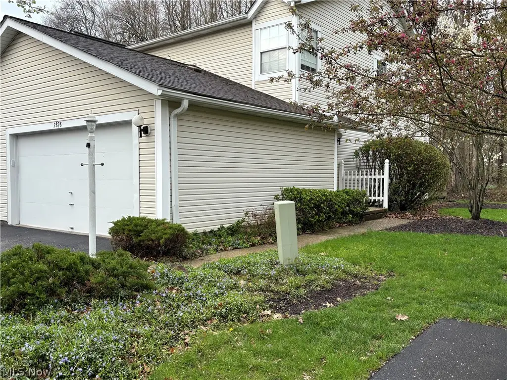 2898 Heatherwood Court, Stow, OH 44224 - #1