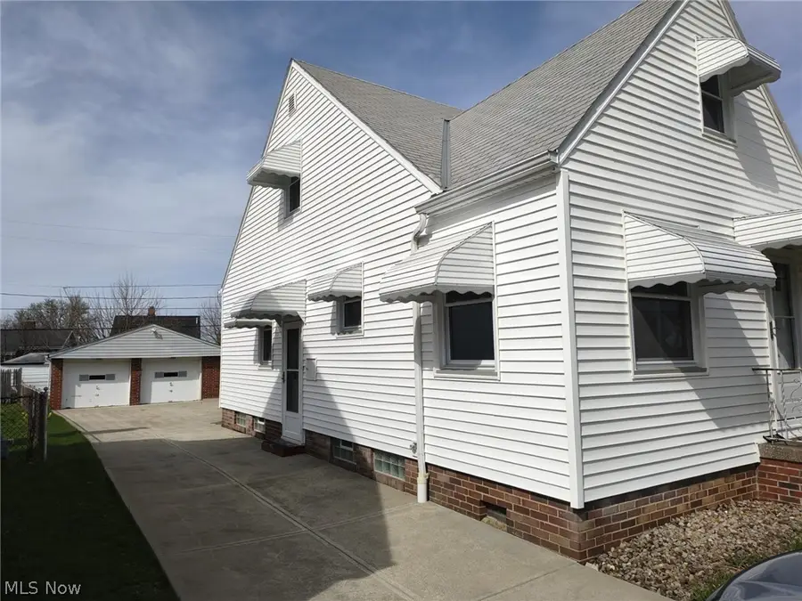 6010 Allanwood Drive, Parma, OH 44129 - #2