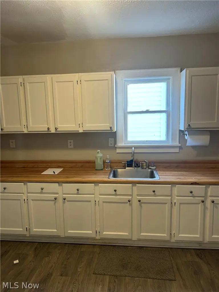 679 Wooster W Road, Barberton, OH 44203 - #2