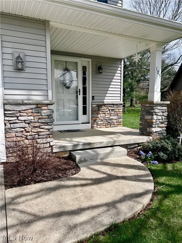 105 Poolview Circle, Dover, OH 44622 - #2