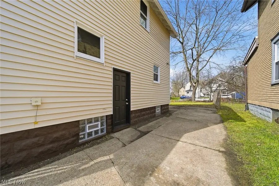 912 Ashland Avenue, Akron, OH 44311 - #3