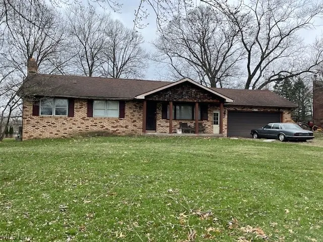 3795 Broadway Ne Avenue, Louisville, OH 44641 - #1