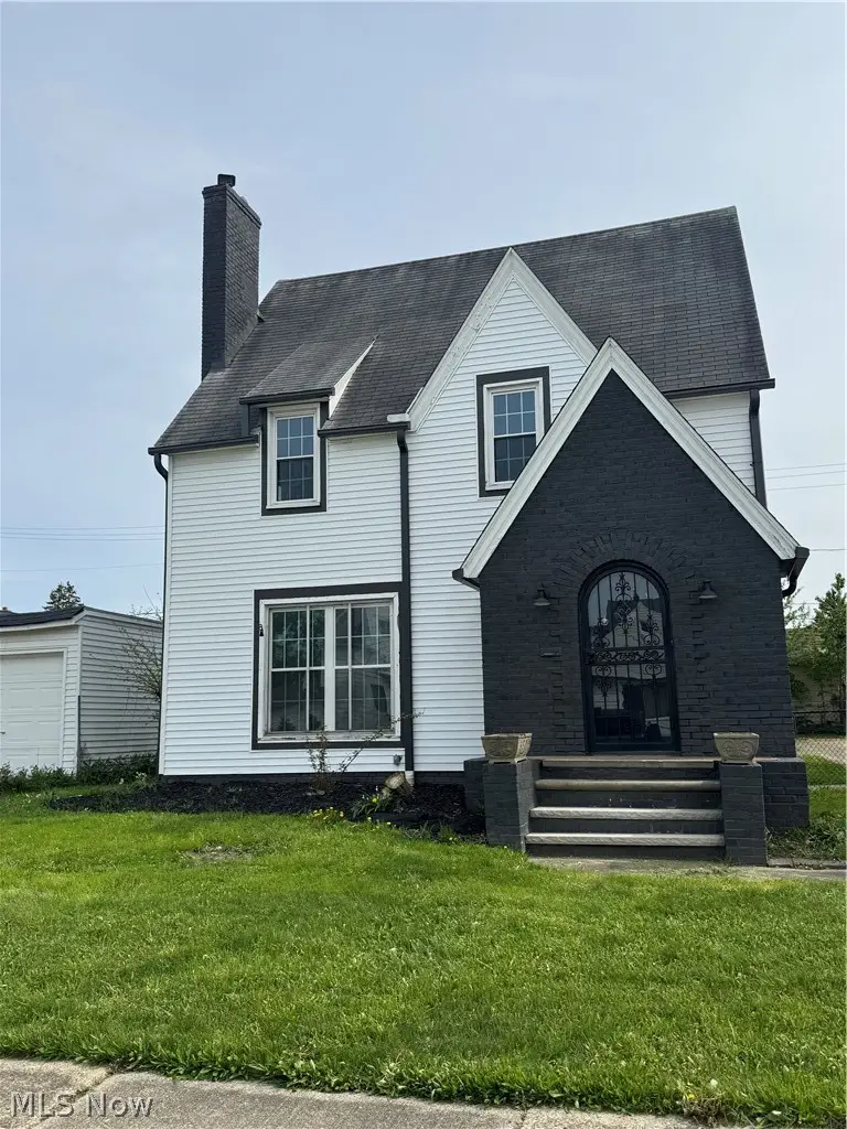 10900 Vernon Avenue, Garfield Heights, OH 44125 - #1