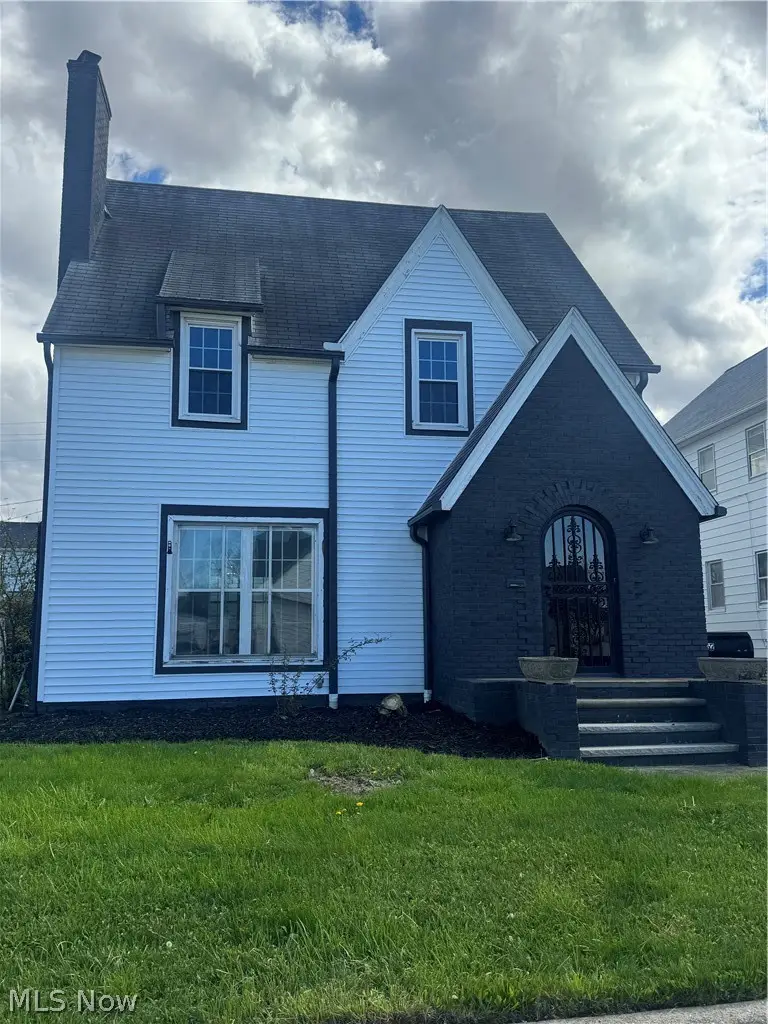 10900 Vernon Avenue, Garfield Heights, OH 44125 - #2