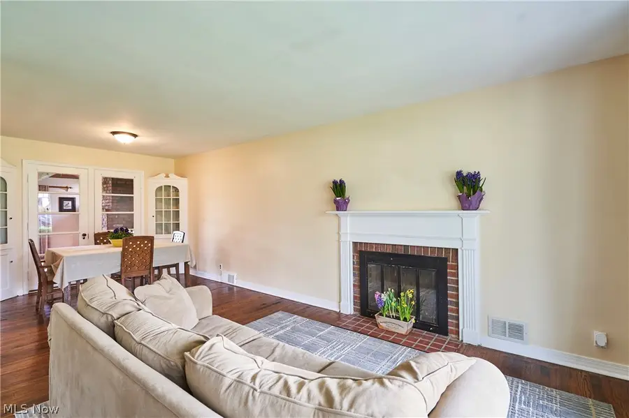 1360 Croyden Road, Lyndhurst, OH 44124 - #3