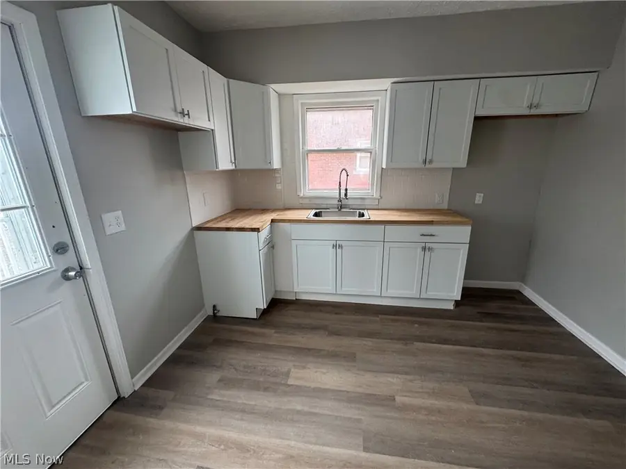 1046 W 21st Street, Lorain, OH 44052 - #2