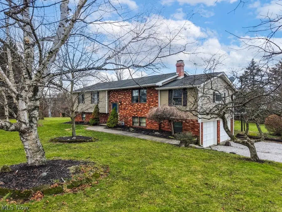 2190 Waterbury Drive, Uniontown, OH 44685 - #2