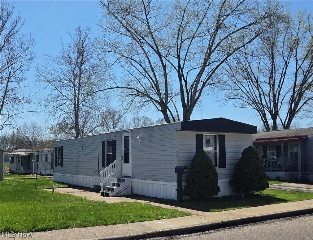 108 Gulf Stream Se Lane, New Philadelphia, OH 44663 - #1