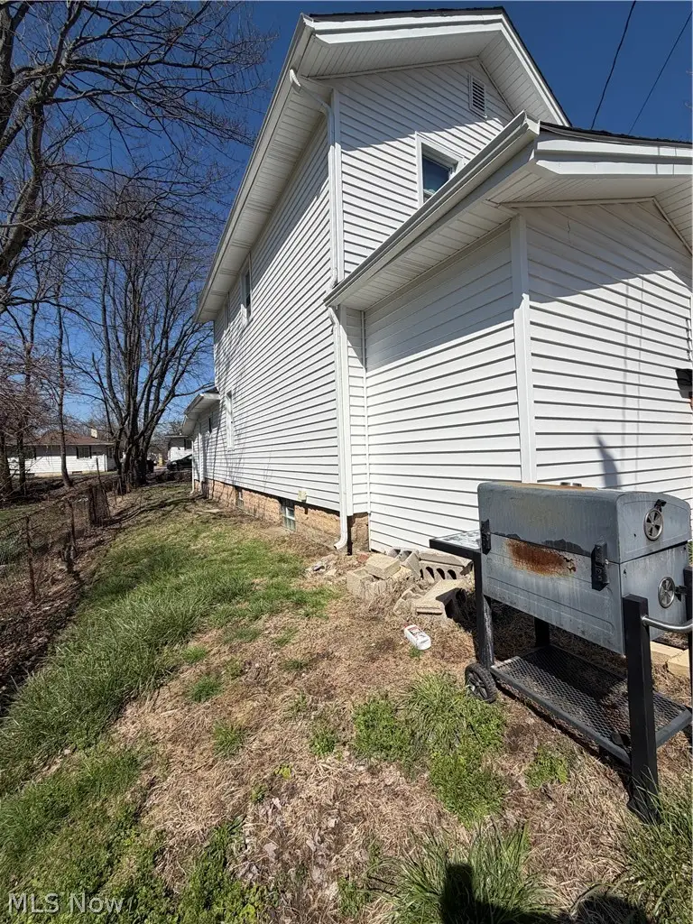 1213 Smithfarm Avenue, Akron, OH 44305 - #2