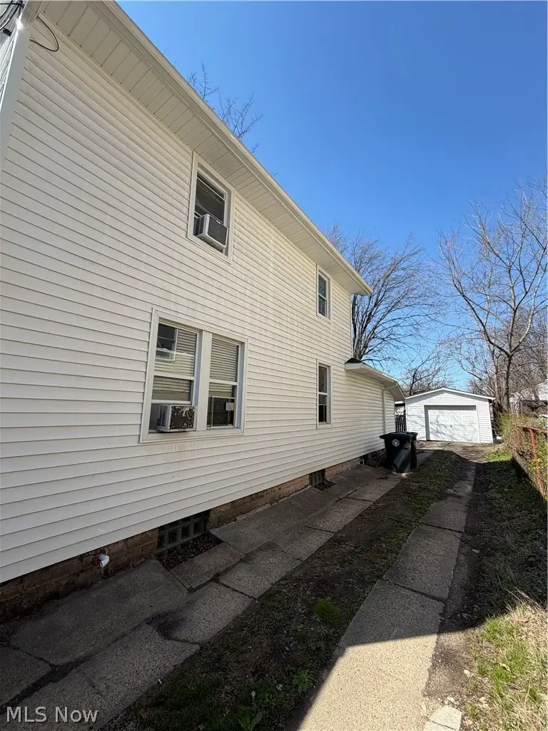 1213 Smithfarm Avenue, Akron, OH 44305 - #3