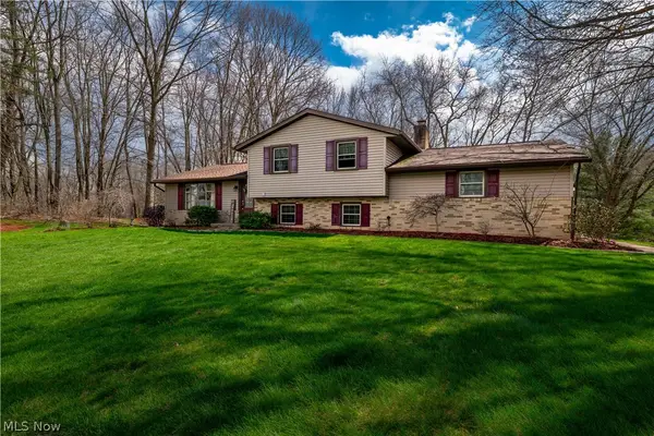 12432 Ledgeview Nw Street, Canal Fulton, OH 44614