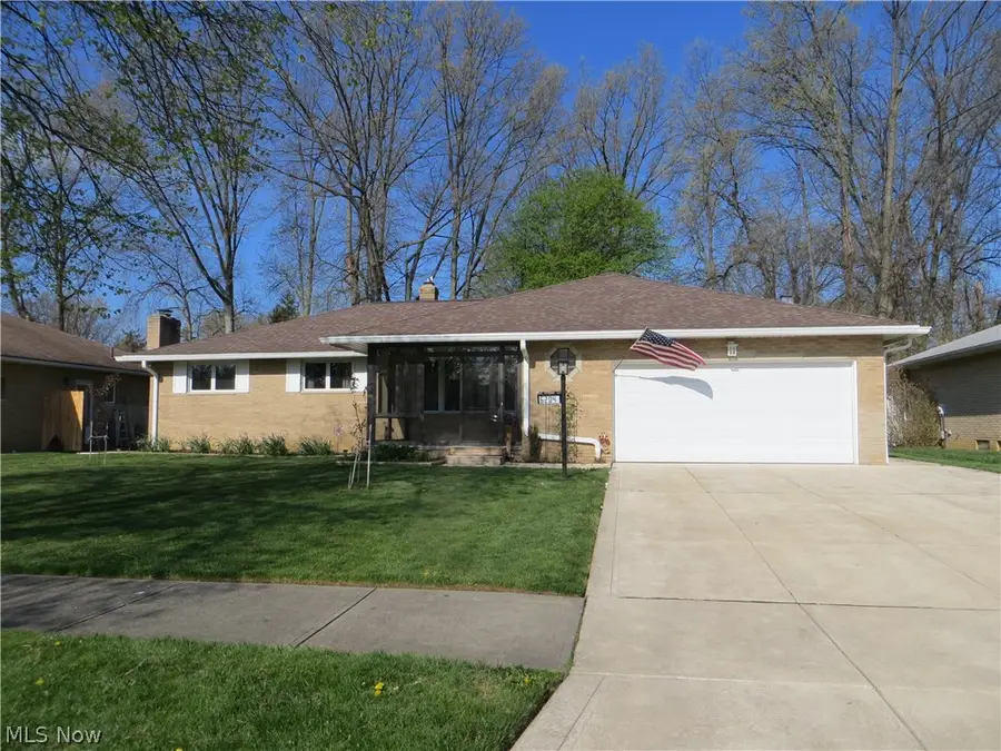 6204 Meadview Drive, Seven Hills, OH 44131 - #2
