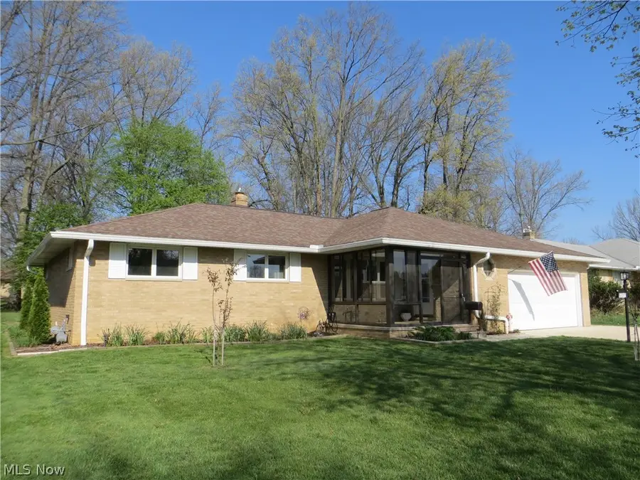 6204 Meadview Drive, Seven Hills, OH 44131 - #3